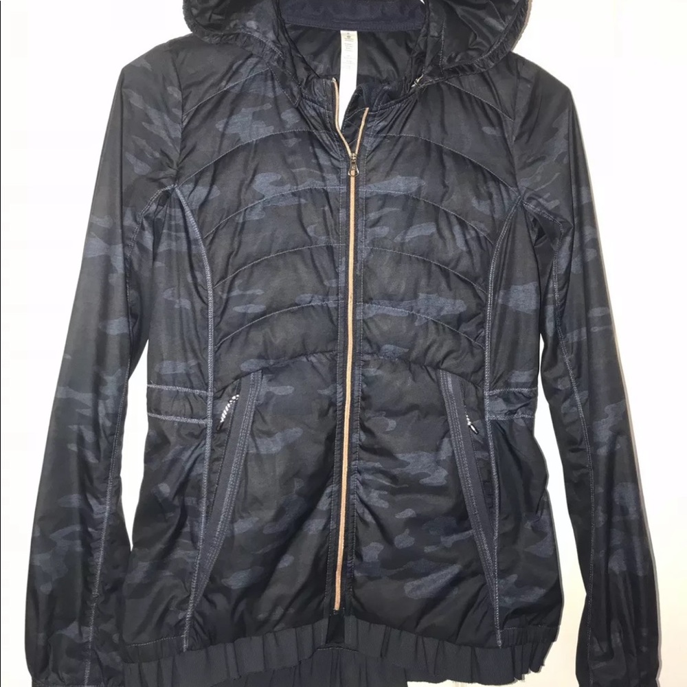 Lululemon spring fling blue Camo hooded jacket 6